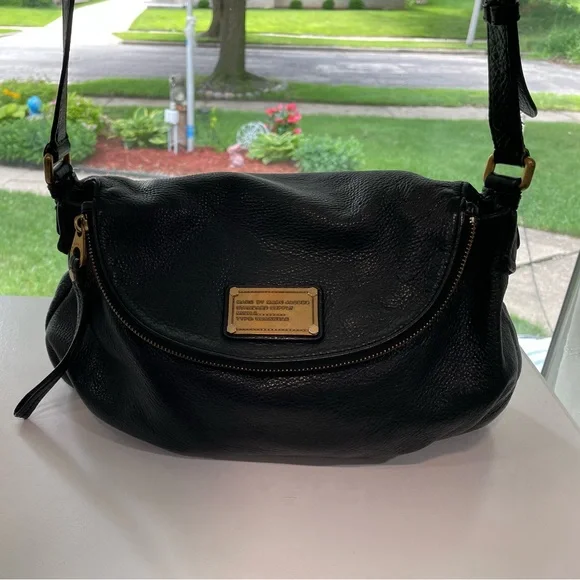 Marc by Marc Jacobs Classic Q Natasha Crossbody – Black Pebbled Leather - Picture 1 of 5